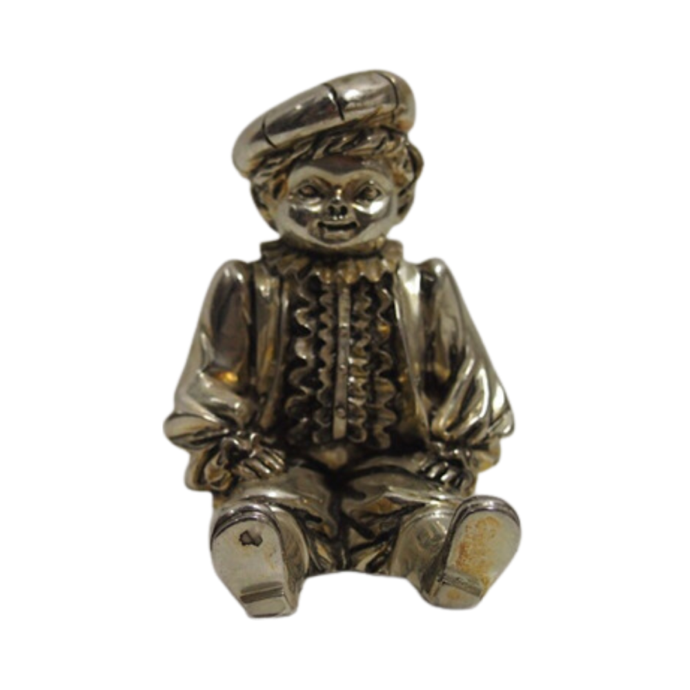 NI�O SENTADO CHICO  - PLATINA � 8 CMS.